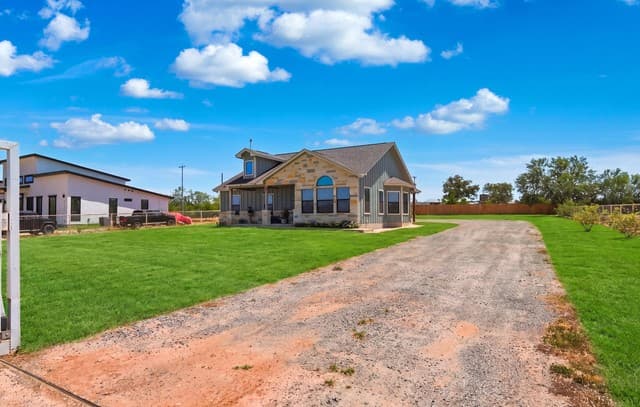 7306  Tiff Nicole Ln, Von Ormy, TX 78073 — photo 4