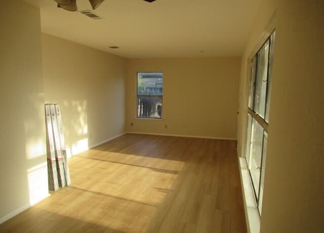 702  Longleaf St, San Antonio, TX 78219 — photo 3