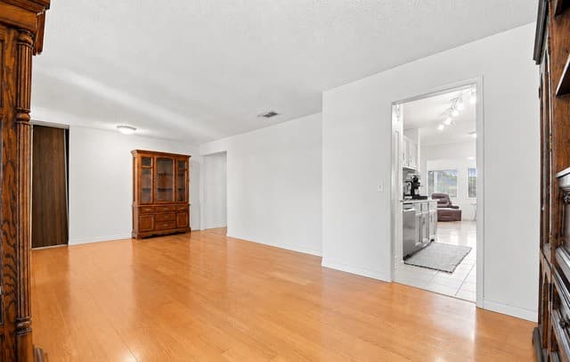 7952  Splintered Oak, Live Oak, TX 78233 — photo 4