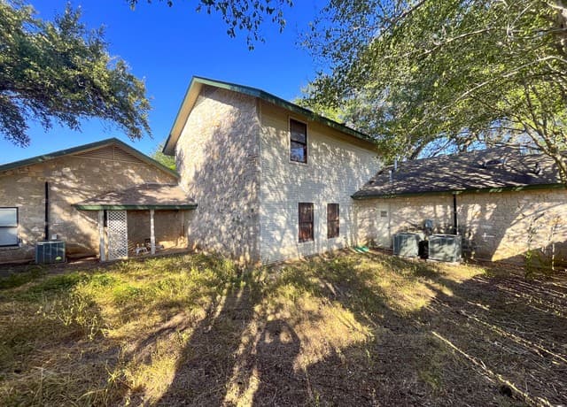 610  Hospital, Floresville, TX 78114 — photo 14