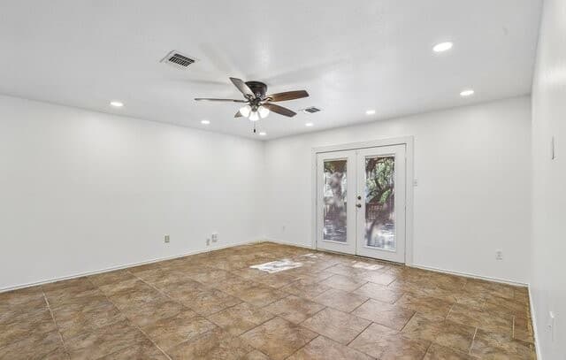5614  Timber Trace St, San Antonio, TX 78250 — photo 10