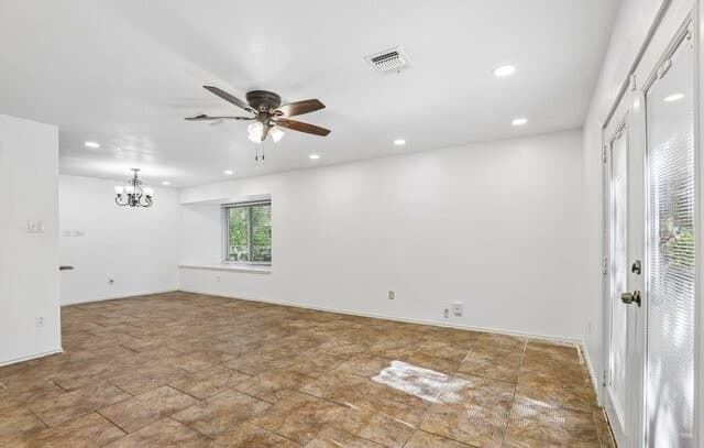 5614  Timber Trace St, San Antonio, TX 78250 — photo 11