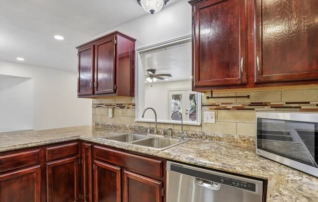 5614  Timber Trace St, San Antonio, TX 78250 — photo 16
