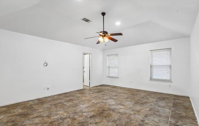 5614  Timber Trace St, San Antonio, TX 78250 — photo 18