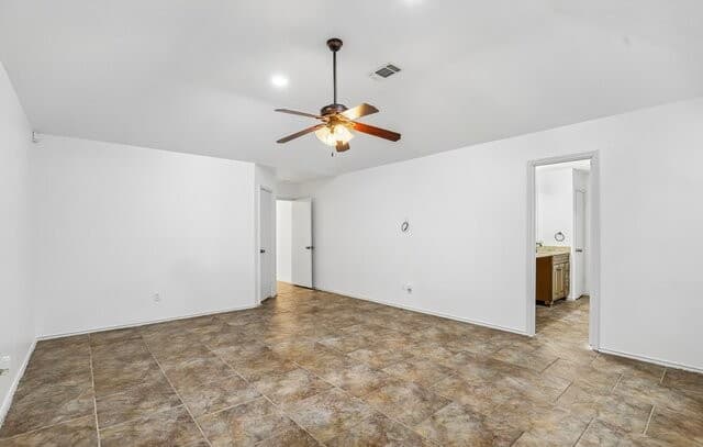 5614  Timber Trace St, San Antonio, TX 78250 — photo 19