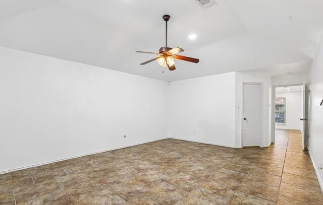 5614  Timber Trace St, San Antonio, TX 78250 — photo 20