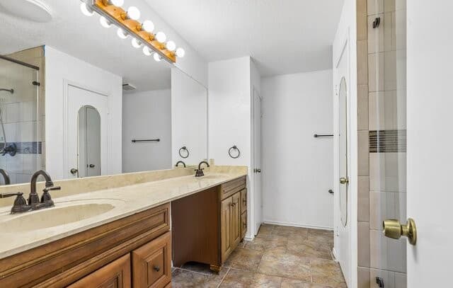 5614  Timber Trace St, San Antonio, TX 78250 — photo 22