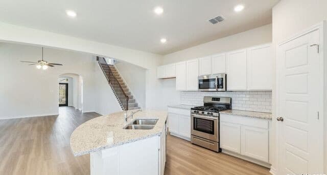 20824  Streamlet End, San Antonio, TX 78266 — photo 8
