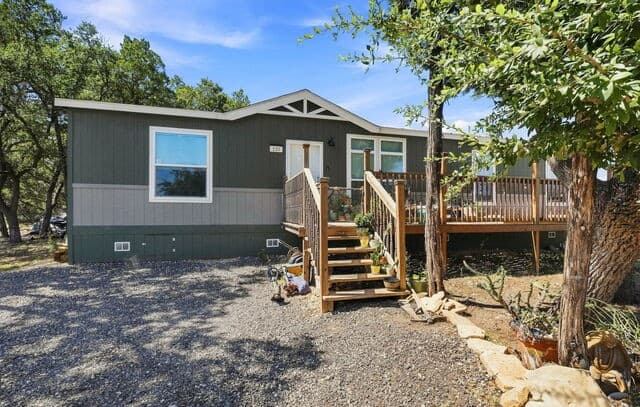 133  Canyon Lake Dr, Bandera, TX 78003 — photo 2