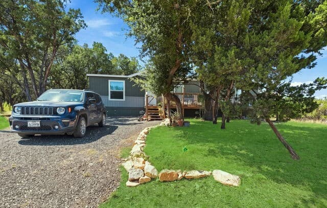 133  Canyon Lake Dr, Bandera, TX 78003 — photo 4