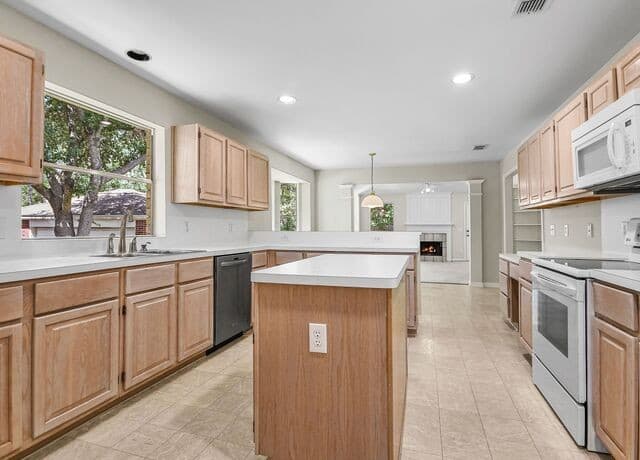 24843  Shining Arrow, San Antonio, TX 78258 — photo 19