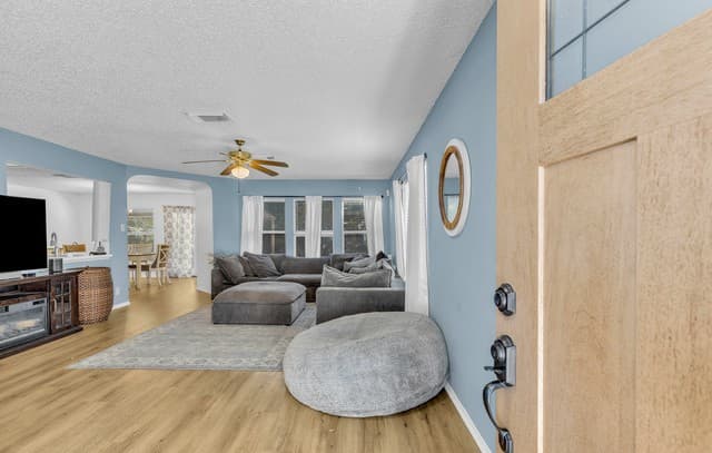 8218  Laurel Bnd, San Antonio, TX 78250 — photo 5