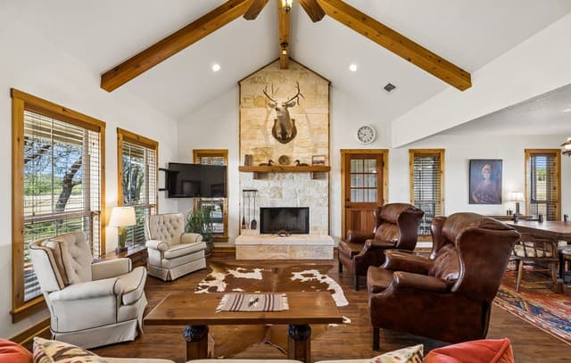 466  County Road 742, Yancey, TX 78886 — photo 12