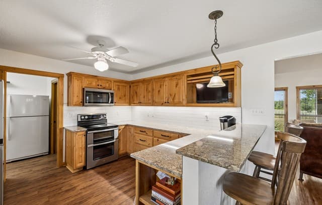 466  County Road 742, Yancey, TX 78886 — photo 17