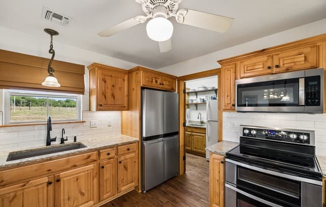 466  County Road 742, Yancey, TX 78886 — photo 19