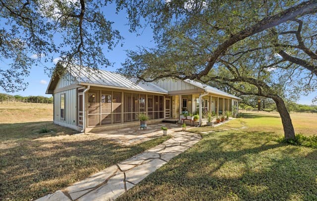 466  County Road 742, Yancey, TX 78886 — photo 9