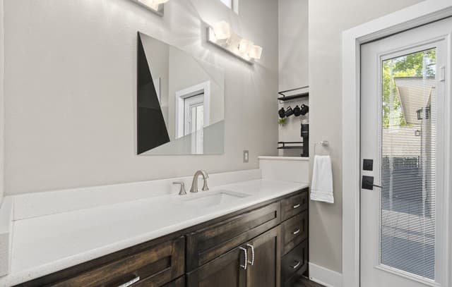 327  Jackson St, San Antonio, TX 78212 — photo 14