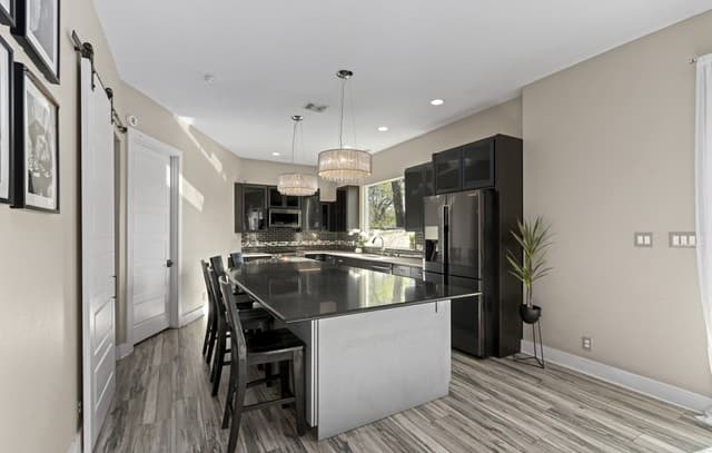 327  Jackson St, San Antonio, TX 78212 — photo 8