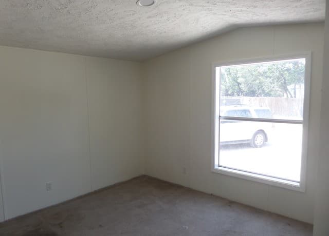 798  Scenic Dr, Bandera, TX 78003 — photo 6
