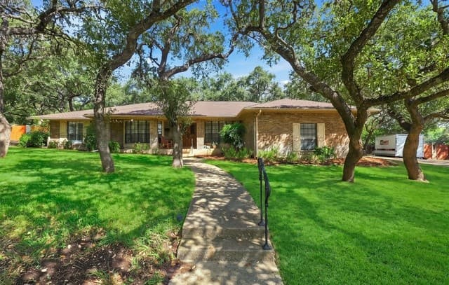 3443  Hunters Cir