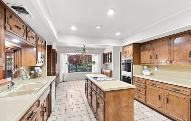 3443  Hunters Cir, San Antonio, TX 78230 — photo 6