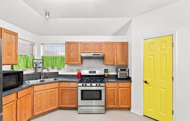 608  Whitman Ave, San Antonio, TX 78211 — photo 11