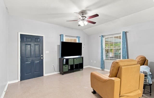 608  Whitman Ave, San Antonio, TX 78211 — photo 2