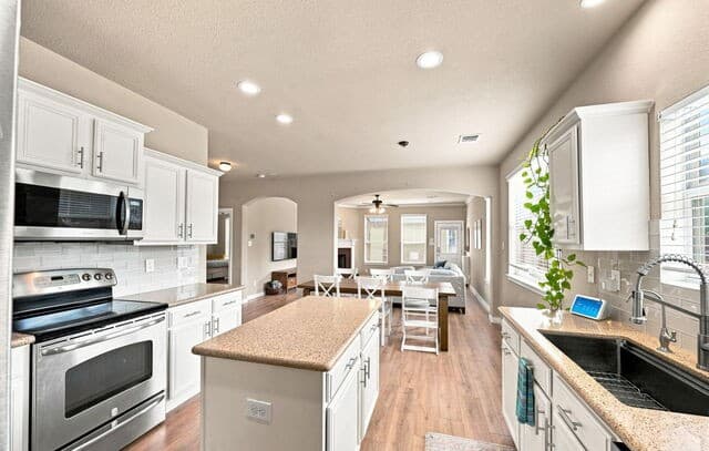 304  Tumbleweed Run, Cibolo, TX 78108 — photo 17