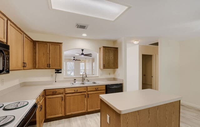 13103  Stoney Creek Dr, Universal City, TX 78148 — photo 12
