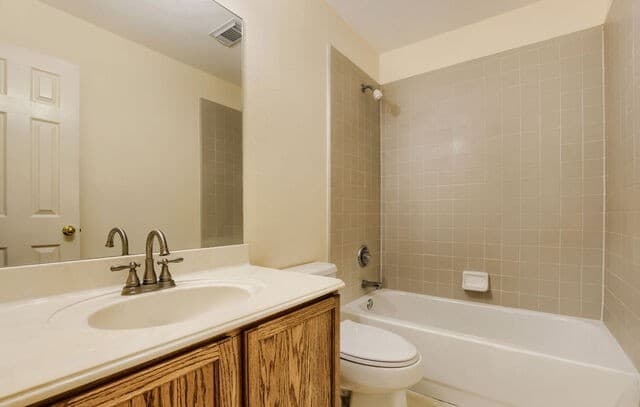 13103  Stoney Creek Dr, Universal City, TX 78148 — photo 16