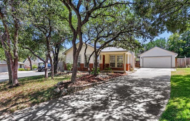 13103  Stoney Creek Dr, Universal City, TX 78148 — photo 2