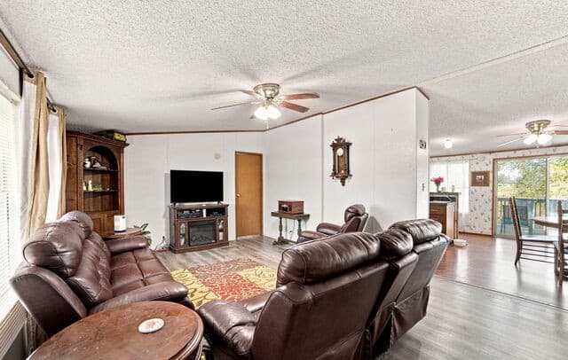 207  River Ln, La Vernia, TX 78121 — photo 5