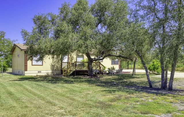 609  County Road 4647, Hondo, TX 78861 — photo 3