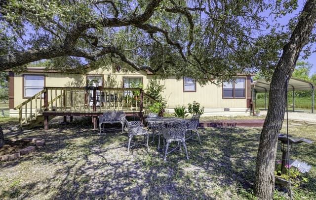 609  County Road 4647, Hondo, TX 78861 — photo 4