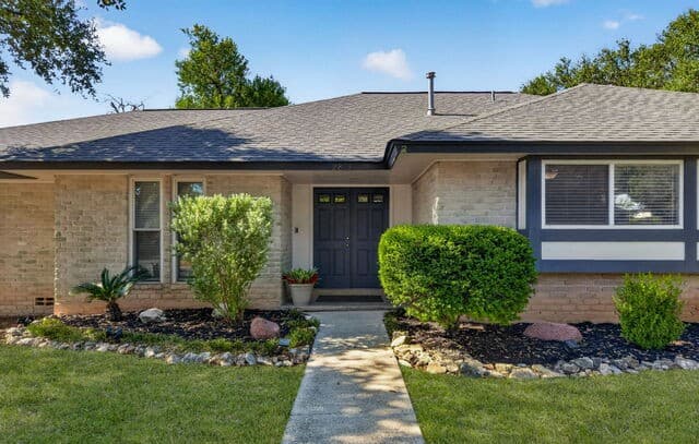2839  Whisper Path St, San Antonio, TX 78230 — photo 4
