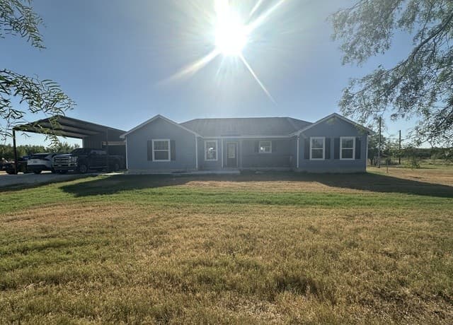 2171 & 2155  County Road 5710, Devine, TX 78016 — photo 2
