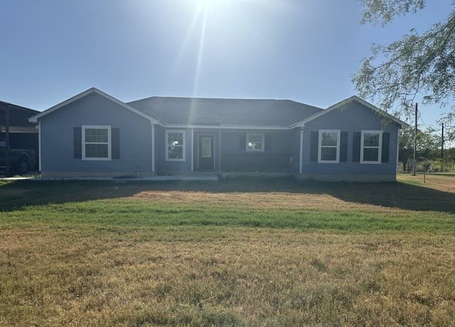 2171 & 2155  County Road 5710, Devine, TX 78016 — photo 4