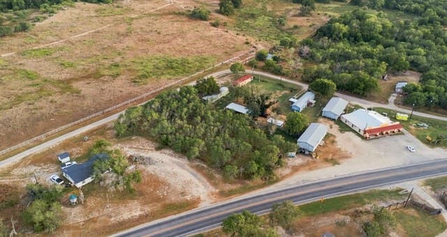 80  County Road 100, Floresville, TX 78114 — photo 5
