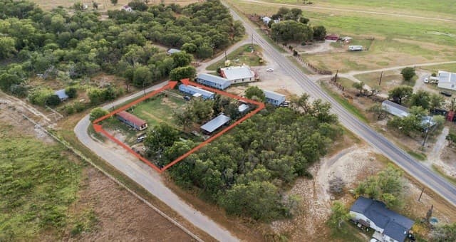 80  County Road 100, Floresville, TX 78114 — photo 8