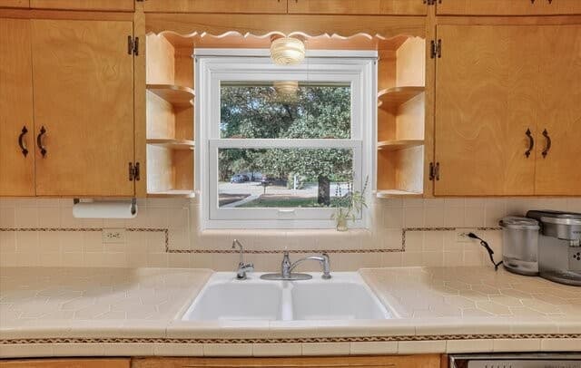 2611  Danbury St, San Antonio, TX 78217 — photo 15