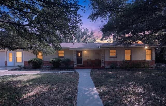 2611  Danbury St, San Antonio, TX 78217 — photo 2