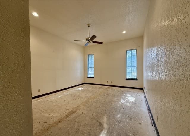 21210  Forest Waters Cir, Garden Ridge, TX 78266 — photo 24