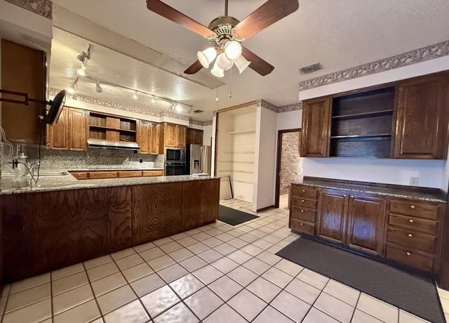 21210  Forest Waters Cir, Garden Ridge, TX 78266 — photo 7
