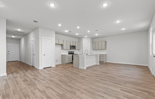9978  Chavaneaux Lndg, San Antonio, TX 78221 — photo 5