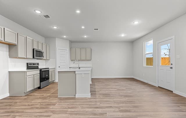 9978  Chavaneaux Lndg, San Antonio, TX 78221 — photo 6