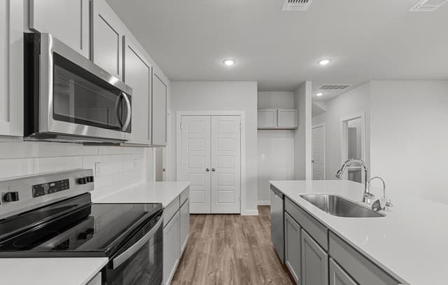 9971  Chavaneaux Lndg, San Antonio, TX 78221 — photo 10