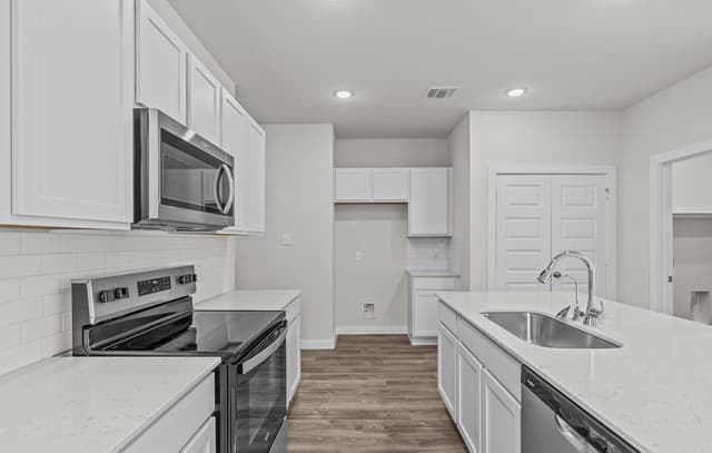9967  Chavaneaux Lndg, San Antonio, TX 78221 — photo 5