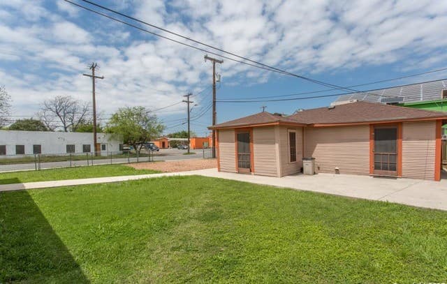1633 W Kings Hwy, San Antonio, TX 78201 — photo 24