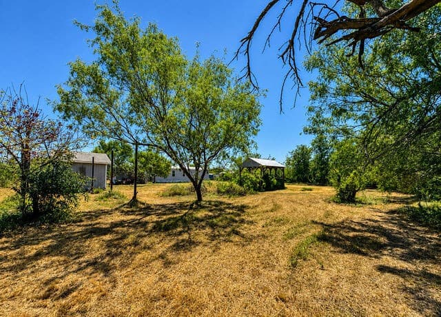 1685  County Road 5715, Natalia, TX 78059 — photo 18