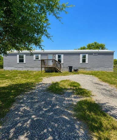 1685  County Road 5715, Natalia, TX 78059 — photo 2